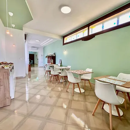 לינה וארוחת בוקר Maison 3*